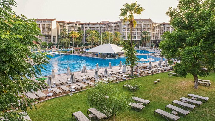 Arum Barut Collection