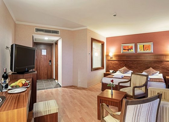 Alba Royal Hotel - Doppelzimmer Superior Landblick (Zimmercodierung DSL)
