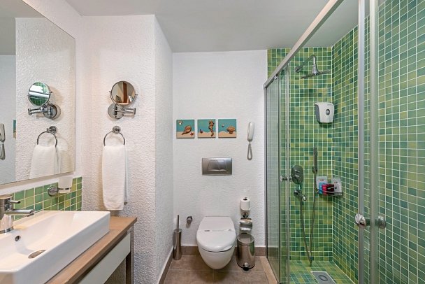 Sunis Hotel Evren Beach Resort & Spa - Beispiel Bad Doppelzimmer (Zimmercodierungen DP1, DBL, DCL, DBN & DCN)