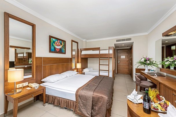 Sunis Elita Beach Resort Hotel & Spa - Wohnbeispiel Doppelzimmer Hauptgebäude mit Etagenbett (Zimmercodierung FBU)