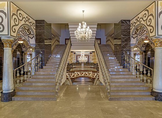 Royal Holiday Palace