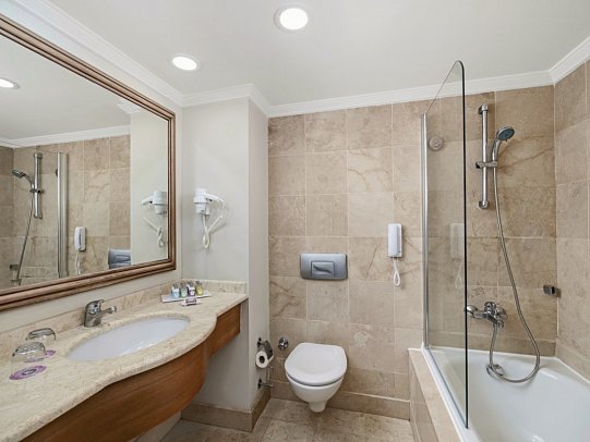 IC Hotels Green Palace & Villas - Beispiel Bad Doppelzimmer Standard (Zimmercodierungen DB1 & DC1)