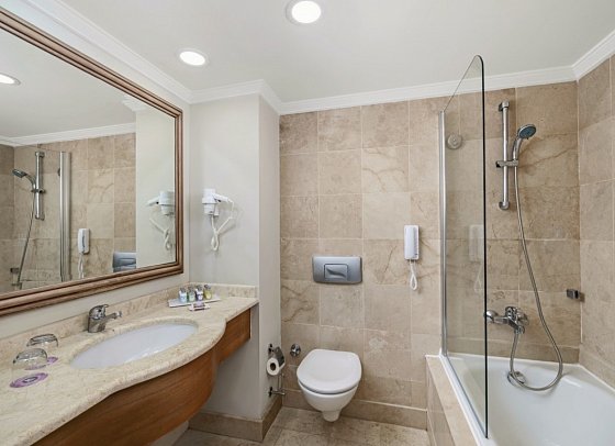 IC Hotels Green Palace & Villas - Beispiel Bad Doppelzimmer Standard (Zimmercodierungen DB1 & DC1)