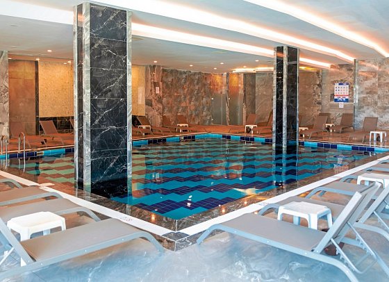 Crystal Centro Pearl Collection