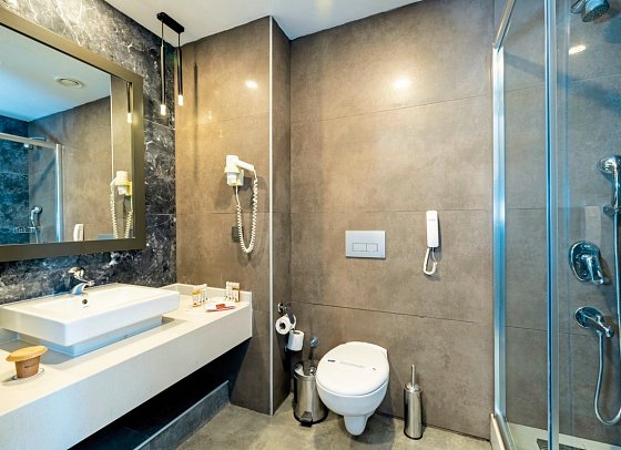 Crystal Centro Pearl Collection - Beispiel Bad Juniorsuite (Zimmercodierung JB1)