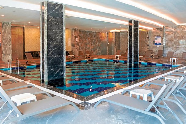 Crystal Centro Pearl Collection