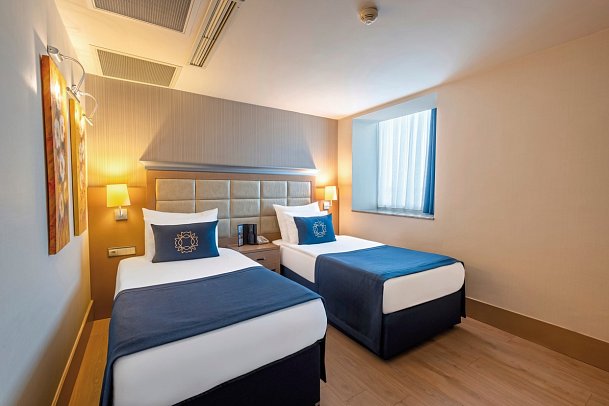 Kamelya Selin Hotel - Wohnbeispiel Familiensuite seitl. Meerblick (Zimmercodierungen FBN & FB2)