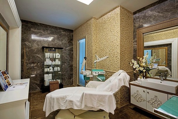 Crystal Admiral Aqua Collection