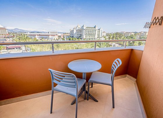 Orange Palace - Beispiel Balkon Doppelzimmer (Zimmercodierungen DB1 & DC1)