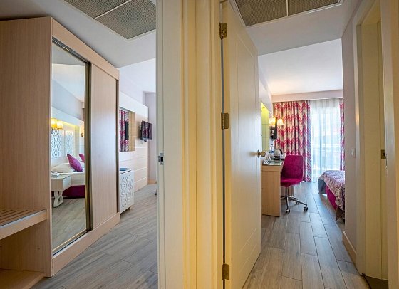 Sunmelia Beach Resort & Spa - Wohnbeispiel Familienzimmer (Zimmercodierungen FBL, FBN & FBM)