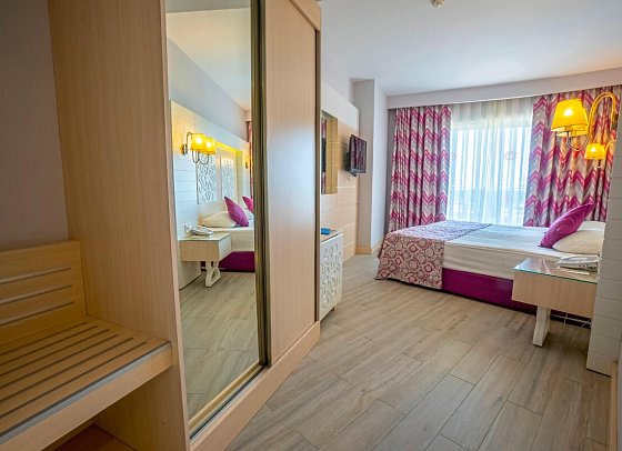 Sunmelia Beach Resort & Spa - Wohnbeispiel Familienzimmer (Zimmercodierungen FBL, FBN & FBM)