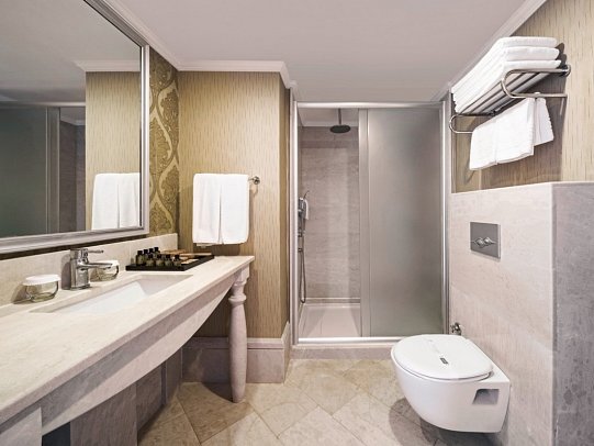 Asteria Bloom Side - Beispiel Bad Doppelzimmer (Zimmercodierungen DBL, DCL, DBM & DCM)