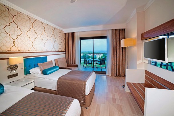 Luna Blanca Resort & Spa - Wohnbeispiel Familienzimmer Landblick (Zimmercodierung FBL)