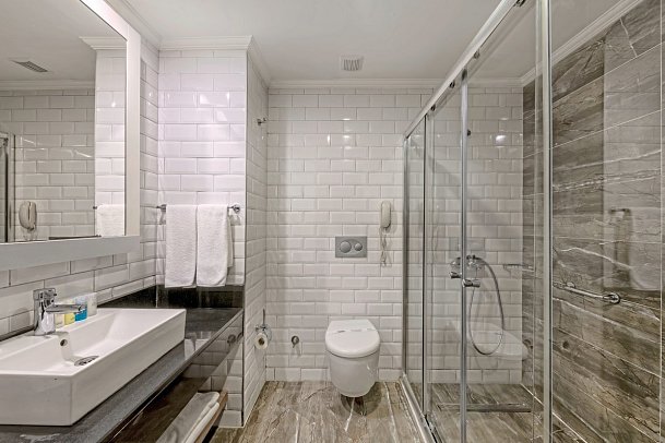 LRS Port River Hotel & Spa - Beispiel Bad (Zimmercodierungen DB1, DB2, DB3, DC1, DC2, DE1, DE2, DBM, DCM, FB1 & FB2)