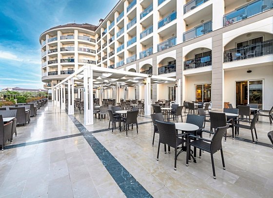 LRS Port River Hotel & Spa