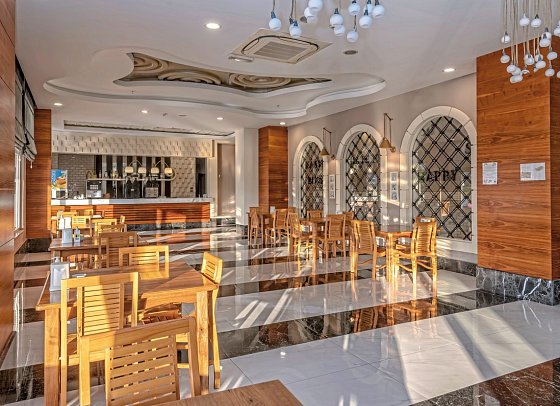 LRS Port River Hotel & Spa