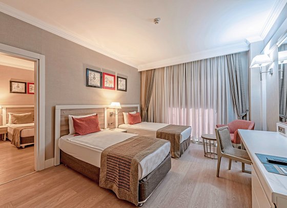 LRS Port River Hotel & Spa - Wohnbeispiel Familienzimmer (Zimmercodierungen FB1 & FB2)