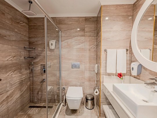 Diamond Premium Hotel & Spa - Bad Beispiel Doppelzimmer