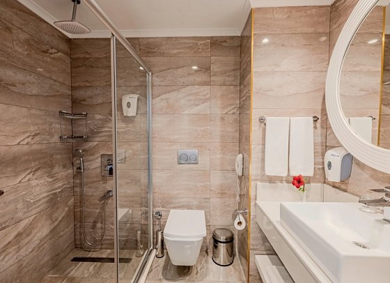 Diamond Premium Hotel & Spa - Bad Beispiel Doppelzimmer