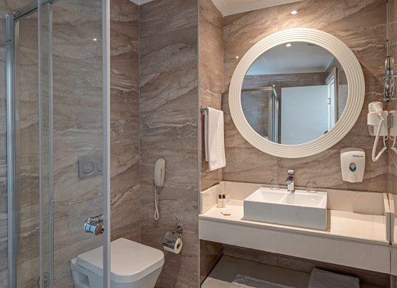 Diamond Premium Hotel & Spa - Beispiel Bad Familienzimmer (Zimmercodierungen FB1 & FB2)