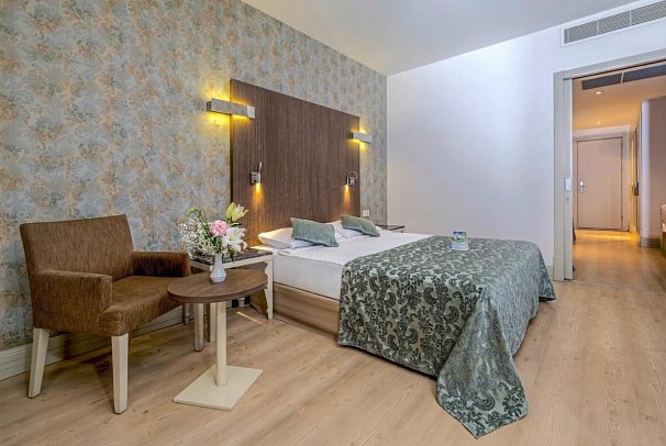 Port Side Resort Hotel - Wohnbeispiel Familienzimmer (Zimmercodierung FB1)