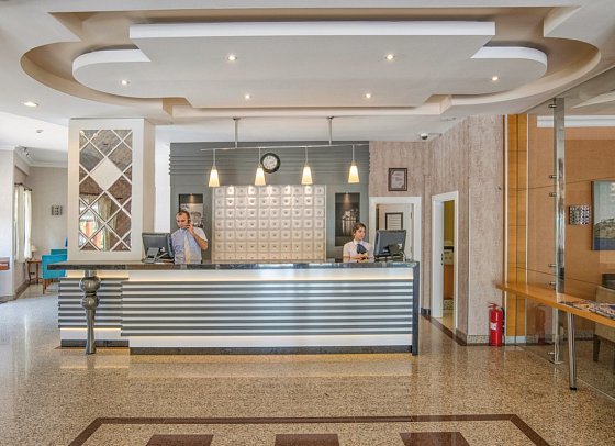 Riviera Hotel & Spa