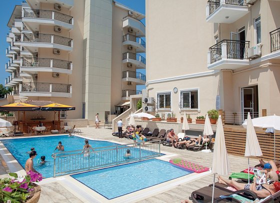 Riviera Hotel & Spa