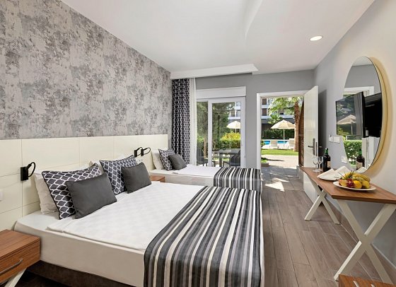 Greenwood Suites Resort - Wbsp. Doppelzimmer Standard Poolblick (Zimmercodierung DBP)
