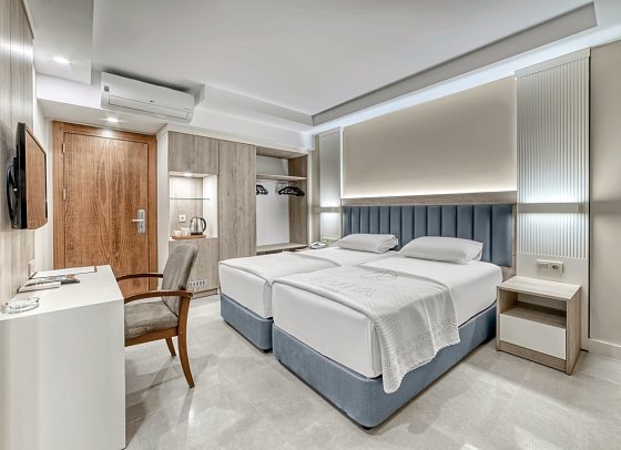 Kahya Hotel - Wohnbeispiel Doppelzimmer seitl. Meerblick (Zimmercodierungen DBN & DCN)