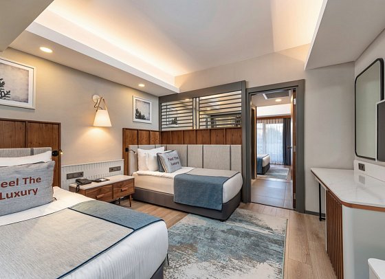 Seaden Quality Resort & Spa - Wohnbeispiel Familienzimmer seitl. Meerblick 50qm (Zimmercodierung FBN)