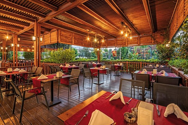 Arnor De Luxe Hotel & Spa