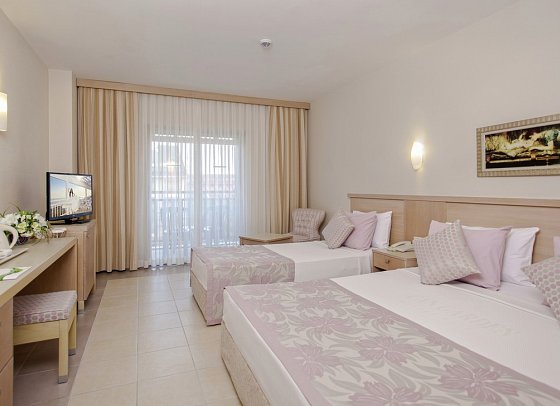 Can Garden Resort - Wohnbeispiel Doppelzimmer Standard Poolseite (Zimmercodierung DB2)