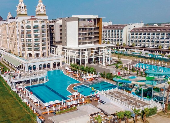 J'adore Deluxe Hotel & Spa