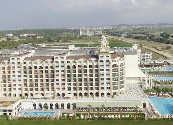 J'adore Deluxe Hotel & Spa