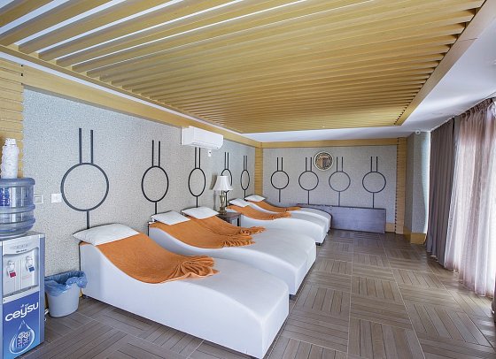 J'adore Deluxe Hotel & Spa