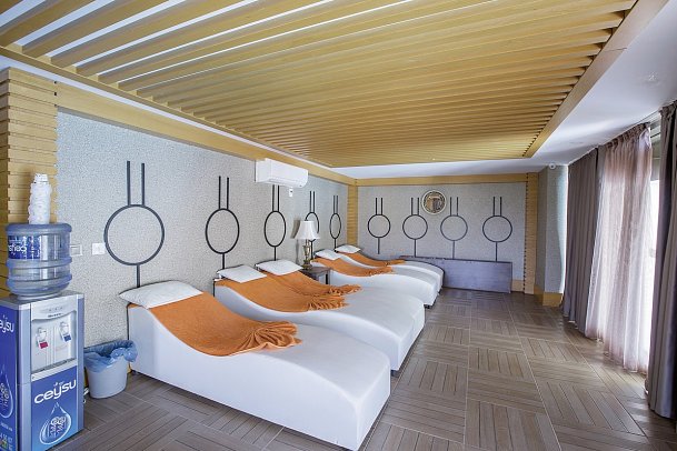 J'adore Deluxe Hotel & Spa