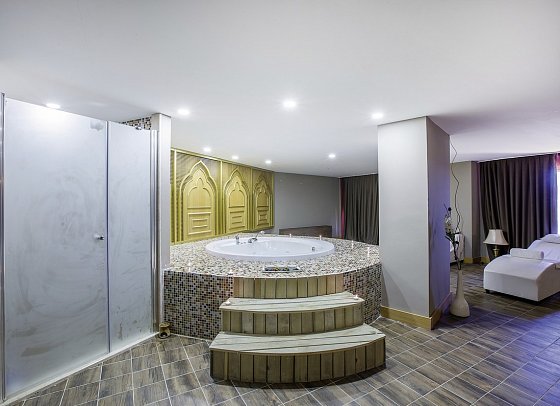 J'adore Deluxe Hotel & Spa