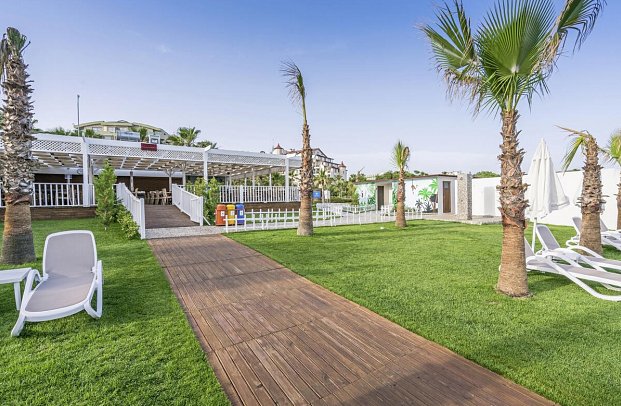Mary Hotels Side
