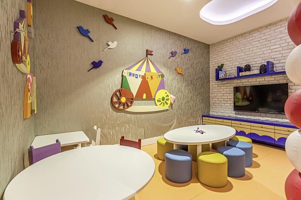 Mary Hotels Side