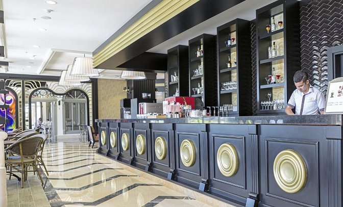 Mary Hotels Side