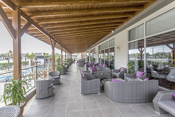 Mary Hotels Side