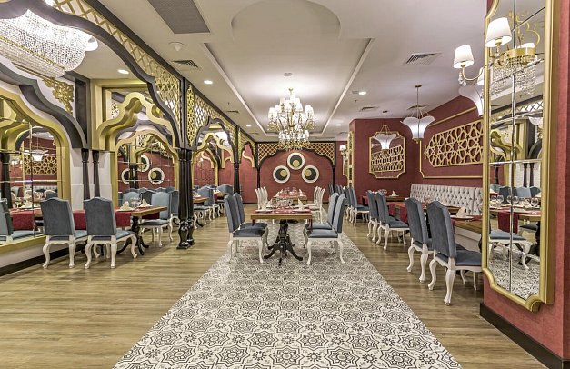 Mary Hotels Side