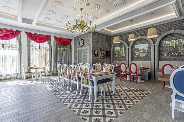 Mary Hotels Side