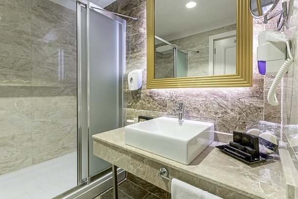 Mary Hotels Side - Beispiel Bad (Zimmercodierungen DB1, DC1, DBP & FB1)