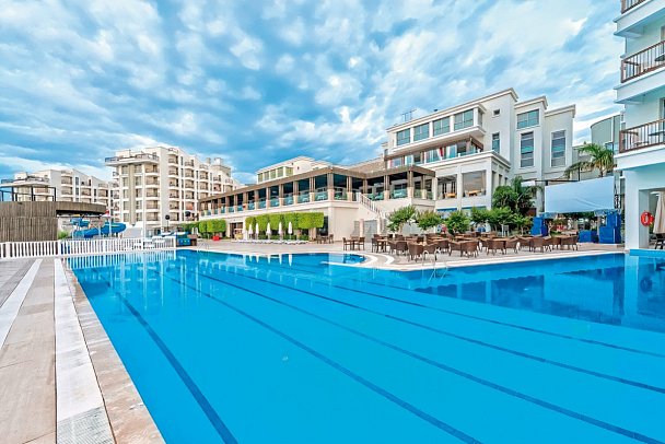 Royal Atlantis Spa & Resort