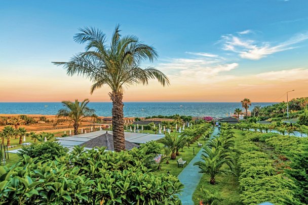 Royal Atlantis Spa & Resort