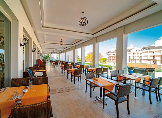 Royal Atlantis Spa & Resort
