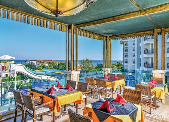 Royal Atlantis Spa & Resort