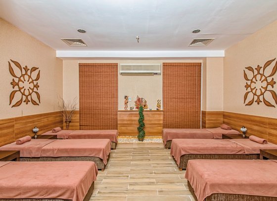 Royal Atlantis Spa & Resort