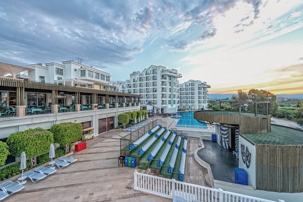 Royal Atlantis Spa & Resort